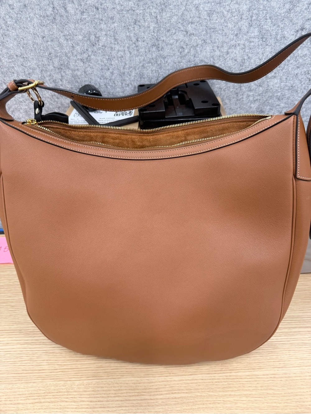 SOLD - CELINE Supple Calfskin large Triomphe Heloise Shoulder Bag Tan 👜🌟💎❤️ - Picture 3 of 13